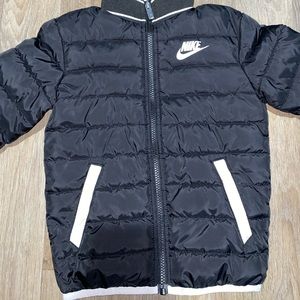 Nike toddler boys black puffer jacket size 4
